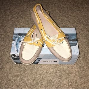 Sperry Top-sider boat shoes